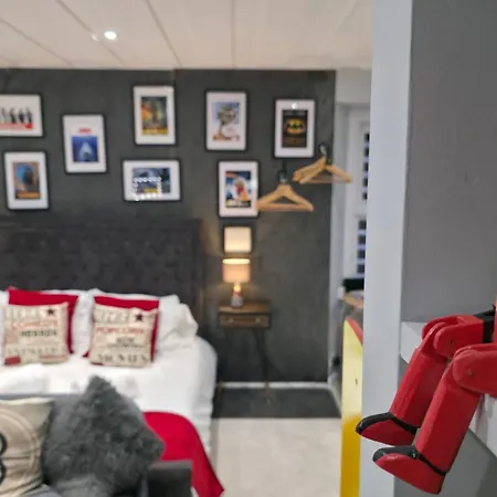 Victoria Loft - 1 Bedroom With Off Site Access Lejlighed