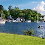 Victoria Loft - 1 Bedroom With Off Site Access