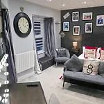 Victoria Loft - 1 Bedroom With Off Site Access * Bowness-on-Windermere