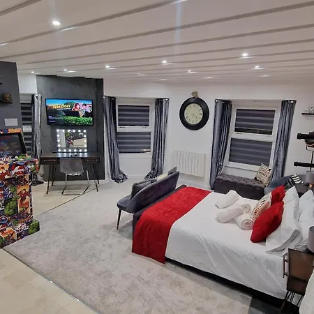 Victoria Loft *