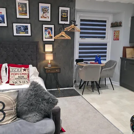 Victoria Loft - 1 Bedroom With Off Site Access * באונס-און-ווינדרמיר