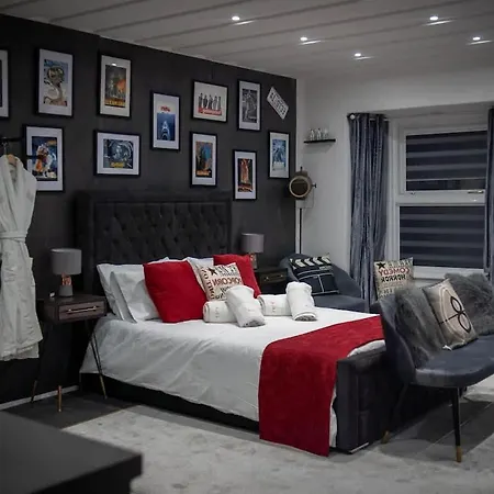 Victoria Loft - 1 Bedroom With Off Site Access Feriehus *