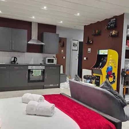 Victoria Loft - 1 Bedroom With Off Site Access Feriehus *
