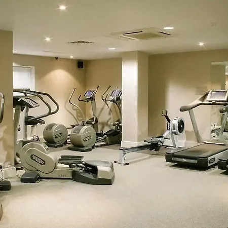 Victoria Loft - 1 Bedroom With Off Site Access *